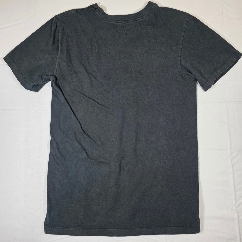 Nike Mens Chenille Swoosh Logo Graphic T-Shirt Black Red White Small